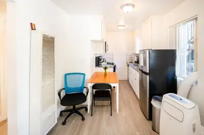 Gallery image of Hollywood/Koreatown 2 Bedroom with Parking in Los Angeles