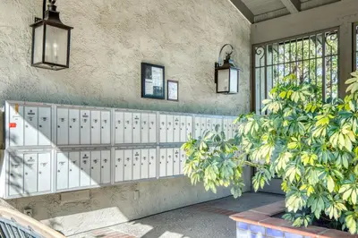 Gallery image of Encino 1br w wd pool gym nr Ventura Blvd LAX-947 in Los Angeles