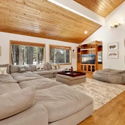 The Spa at Winterset- Incredible Resort Estate Chalet- Indoor Hot Tub- Games