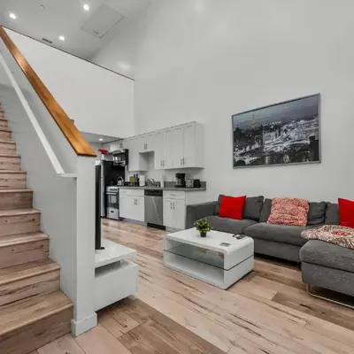 New 1 Bedroom Loft with View of Hollywood Sign