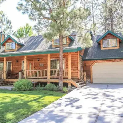 Abe's Cool Cabin - Nice luxury home with a game room
