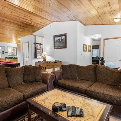 McWhinney The Pooh's Den - Everything you need for a memorable time with family! Pool Table!