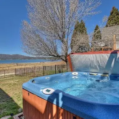 Grand Lakefront Escape - Gorgeous Lakefront home with Hot Tub and Game Room!