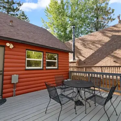 Lake Cottage - Vintage Big Bear Cabin close to The Village and Lake