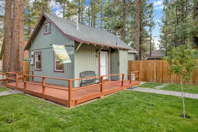 Gallery image of Beary Cozy Cabin- Hot Tub- Walk To Lake in Big Bear Lake