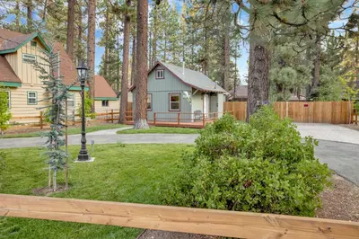 Gallery image of Beary Cozy Cabin- Hot Tub- Walk To Lake in Big Bear Lake