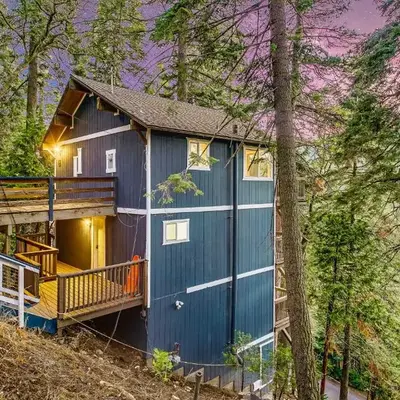 Tree-Lined Lake Arrowhead Cabin about 1 Mi to Village!