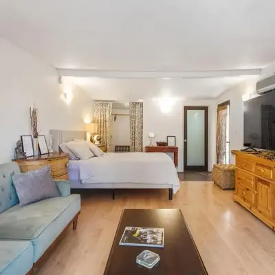 Private Studio City Guest House