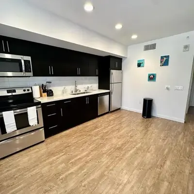 Studios Universal 10 min drive FREE parking and WIFI