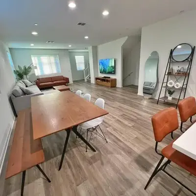 Modern Lux Home Near Disneyland And In The Heart Of OC!