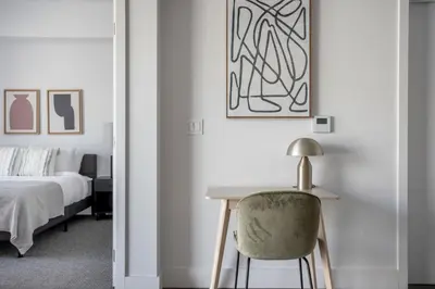 a bedroom with a bed and a desk with a chair at Culver City 1br w pool gym easy access to 405 LAX-1136 in Los Angeles