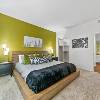 Beverly Hills Gem 1 BR Apt with Parking 218