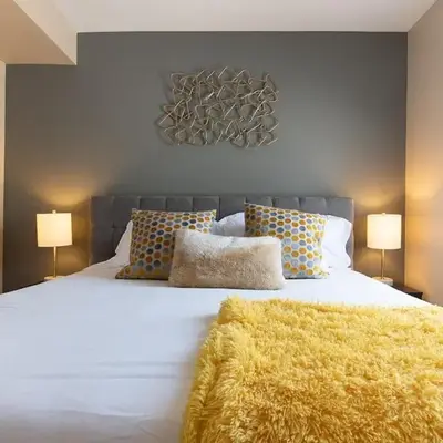 Saints 2BDRM King Suite Deluxe Living Cali