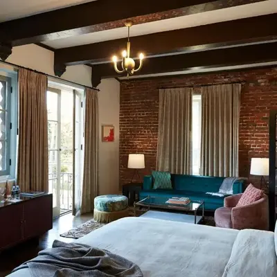 Cozy Studio With Franklin Village View - 30 Day Minimum Stay