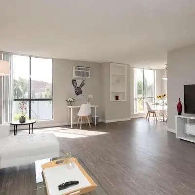 Skyline Palms 1-Bedroom with Roof-Top Pool