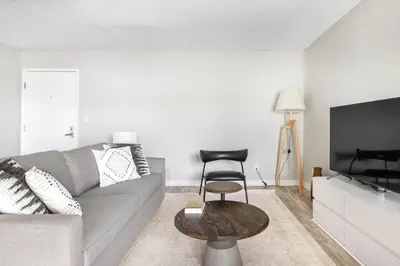 Gallery image of Redondo Beach 1BR w Pool Gym 1 block from beach LAX-437 in Redondo Beach