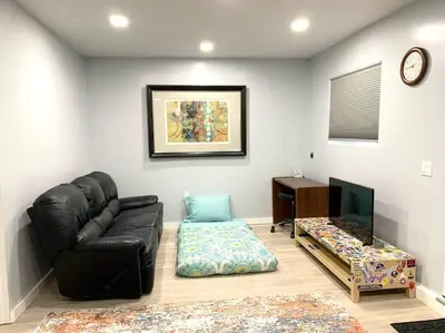 Gallery image of Guesthouse near Disney, Walmart with private parking in Santa Ana