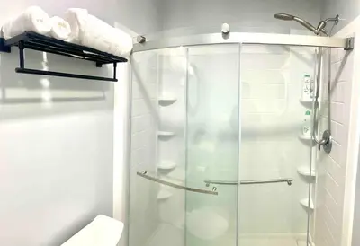 Gallery image of Guesthouse near Disney, Walmart with private parking in Santa Ana