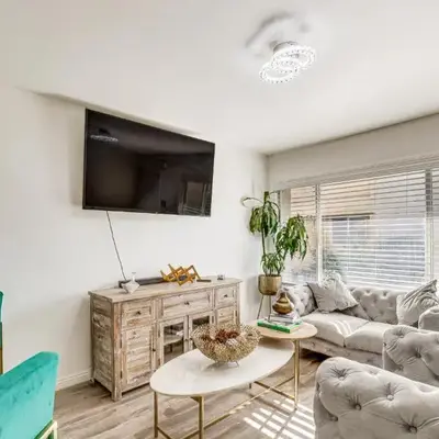 Los Angeles Townhome Off-Street Parking and Balcony