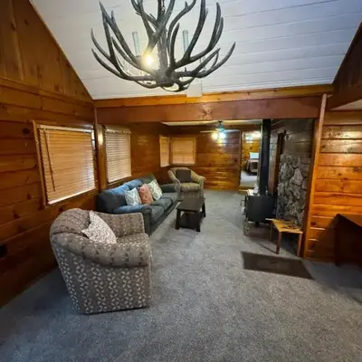Crest Lodge Historic Mountain Inn