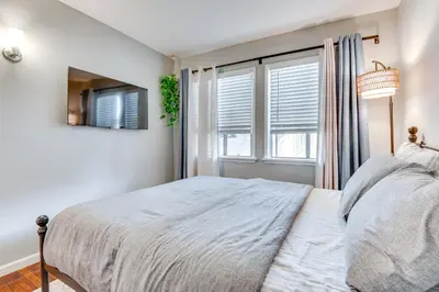 a bedroom with a bed and a window at 1 Mi to Shopping and Dining Central Burbank Duplex in Burbank