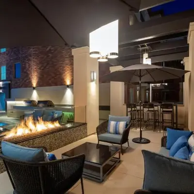 Super Quiet Apartment In Full Service Bldg near UCLA