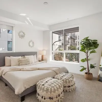 Luxury 1BDR centrally located in Hollywood