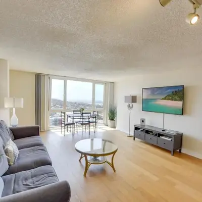 Sunny Condo with Panoramic Ocean Views