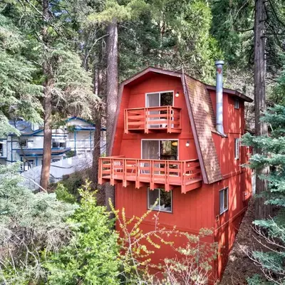 Pet & Kid Friendly Cozy Cabin