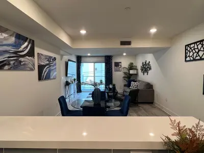 Gallery image of Century City Cozy 2 Br 4 Sleeps Crib W Parking 505 in Los Angeles