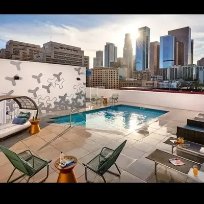 Cozy 3bed Condo with balcony and a rooftop pool