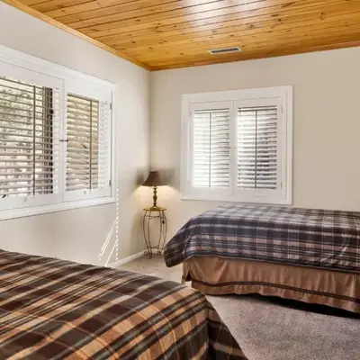 Cove lakefront chalet #2098