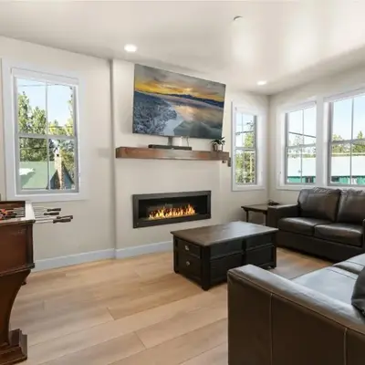Pine Meadow - Game Room with pool table