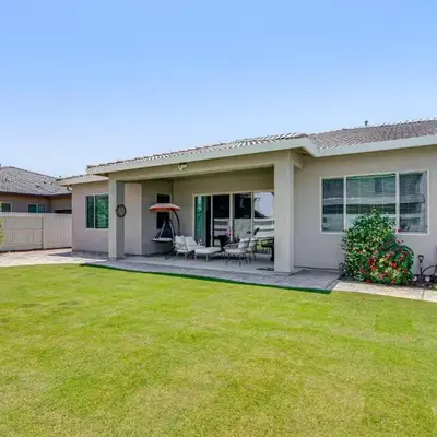 Beautiful Bakersfield Home about 8 Mi to Downtown!
