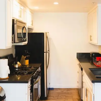 Chic Large 1 Bedroom Apartment in Koreatown with Dining Area Free Gated Parking