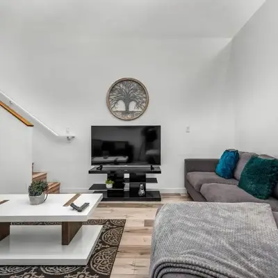 1-Bedroom Lofts in Hollywood Modern Design