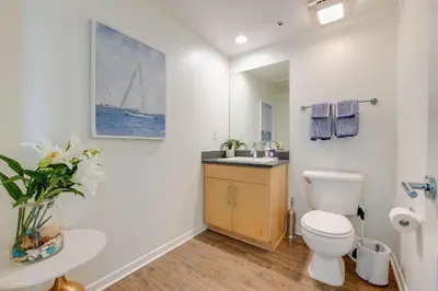 Gallery image of Wake Up on the Waters Edge in Los Angeles