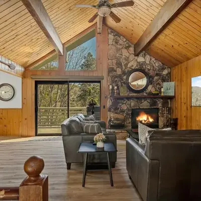 Pine Oaks Cabin