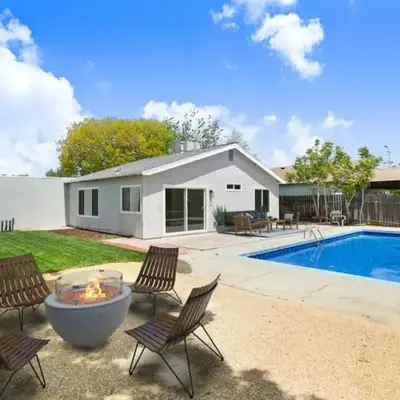 Lancaster Pool Home