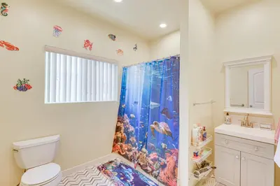 Gallery image of 2 Mi to Dtwn! Pet-Friendly Los Angeles Duplex in Los Angeles