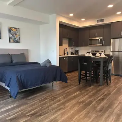 Awesome Loft at Hollywood FREE Parking