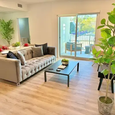 Corner 2 Bedroom 2 Bath Condo - Balcony - Parking