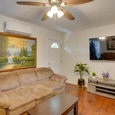 5 Mi to Coast Centrally Located Long Beach Home!