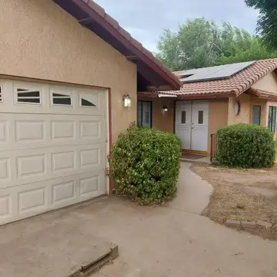 Lyons lovely house