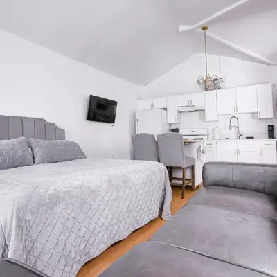 Cozy Private Studio in Granada Hills Near CSUN