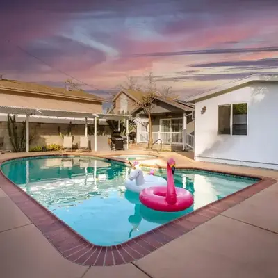Modern Oasis with Pool & Jacuzzi near Universal Studios
