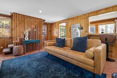 Gallery image of Duke's Cabin - Cute, Cozy, and Newly Remodeled in Great Location! in Big Bear Lake