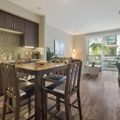 Charming 1BD with Pool and Free Parking