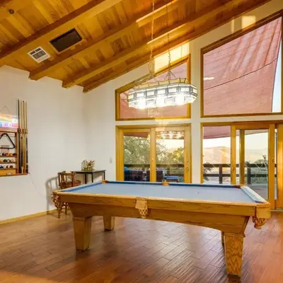 Simple Life Ranch with Hot Tub and Sauna in Keene!