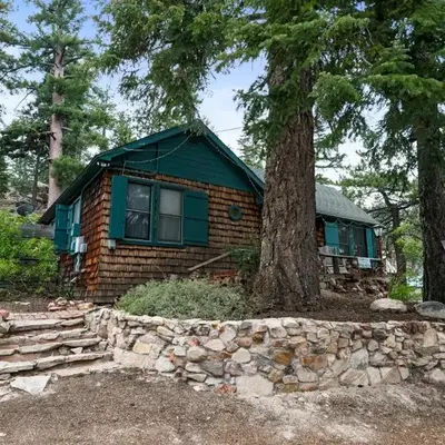 Mountain Cottage - Hot Tub! Walk to Lake and National Forest Hiking Trails